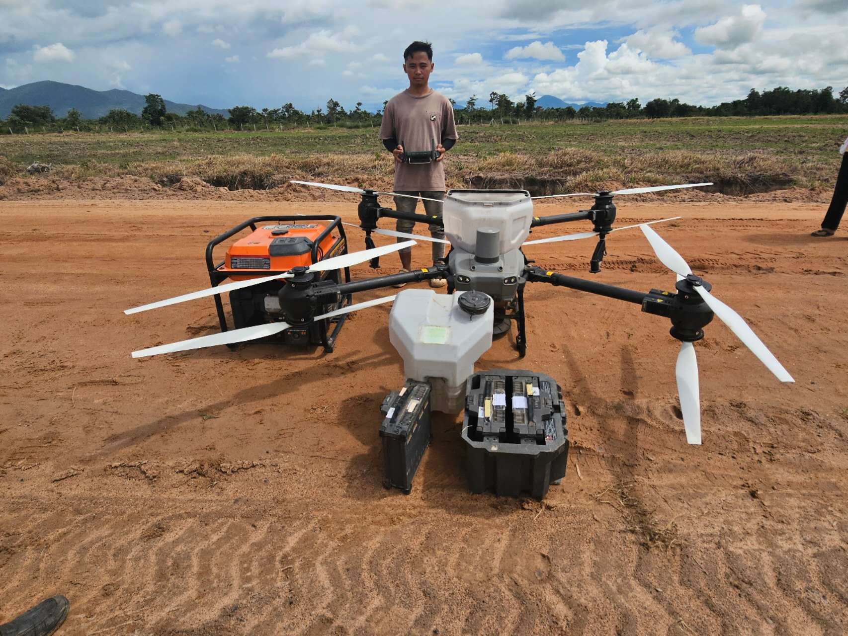 2025年7月17号成交一套设备用于播撒